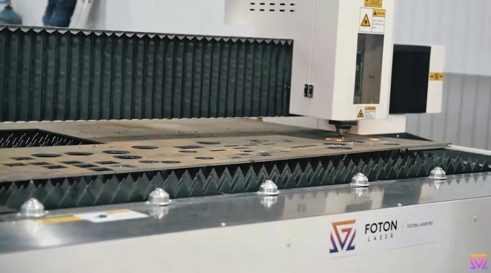 FL-L1530FE-20000-Raycus Лазерный станок для резки листового металла со сменным столом