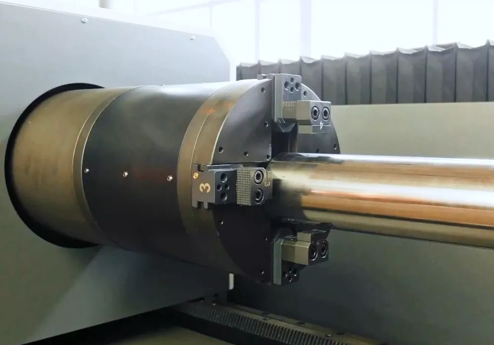 FL-L1530FR-1000-D220-IPG Лазерный станок для резки листового металла и труб