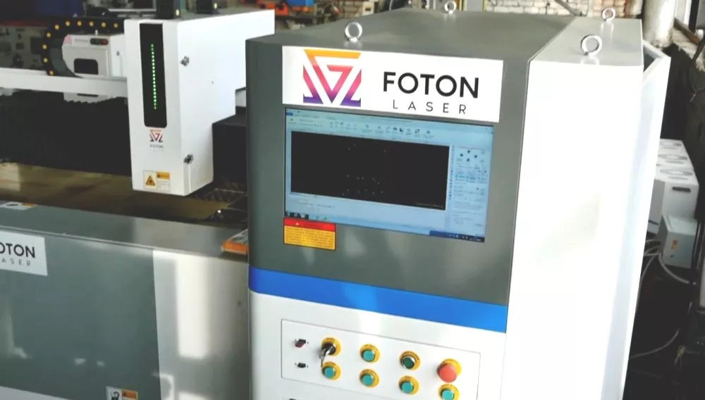 FL-L1530FER-10000-D220-IPG Лазерный станок для резки листового металла и труб со сменным столом